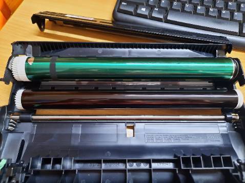 Hàng không đúng mô tả, không thể sử dụng cho máy in 2321D. Đề nghị shop mô tả đúng hàng hóa, loại máy sử dụng. Không "treo đầu dê bán thịt ***" làm mất thời gian và tăng trải nghiệm tồi tệ của khách hàng.