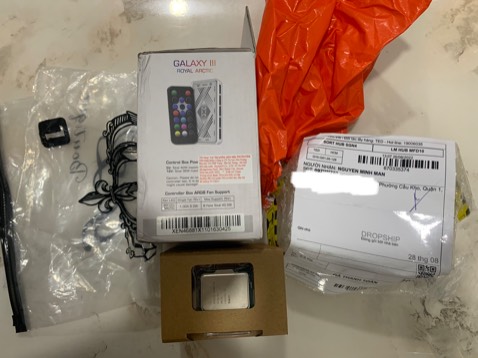 (*) Đánh giá không tính điểm
Mới nhận hàng chưa *** nhưng mà muốn đánh giá tệ về sản phẩm. 
Nhìn vào cách đóng gói là mình muốn trả hàng ngay.
Không lẻ hãng intel không làm nỗi cái hộp để đóng gói con chip mấy trăm đô sao nhỉ?
Hay là do sản phẩm có vấn đề và không còn hộp để giao. 
Vừa khui hộp ra là nản tới nản đang cần dùng mà gặp vầy muốn trả hàng ngay