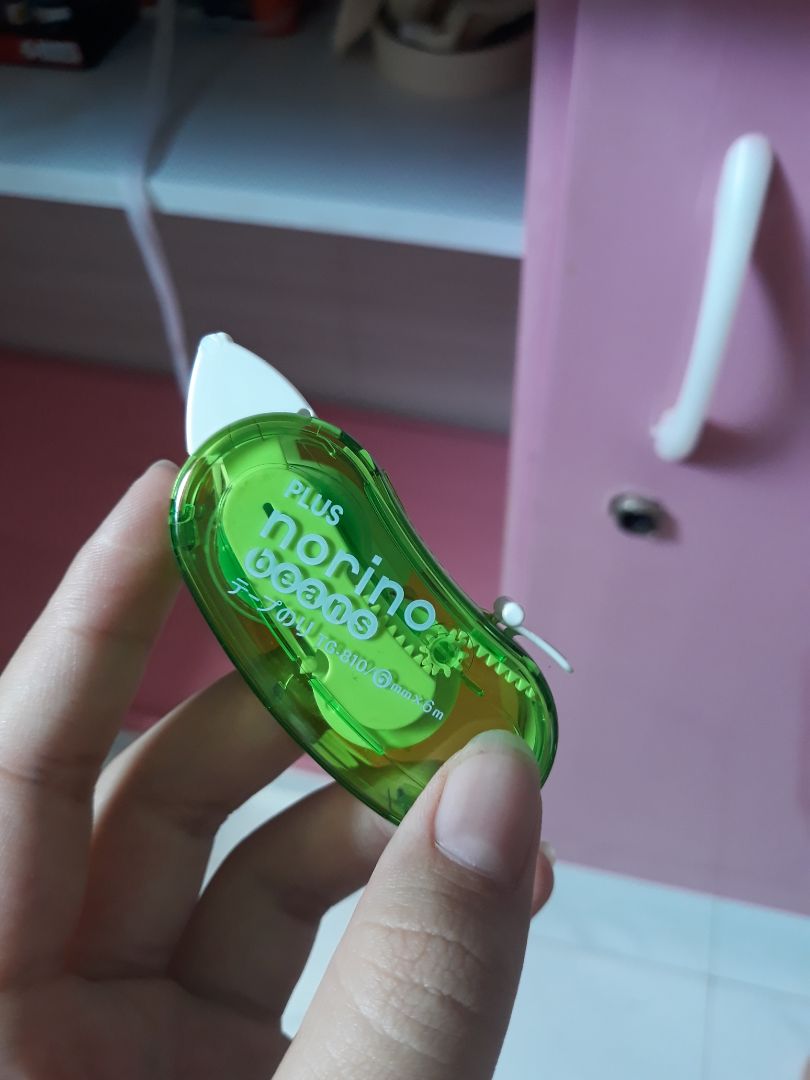 hàng nhỏ, gọn, keo dính chắc, màu xinh nha, khá tiện lợi và đáng tiền