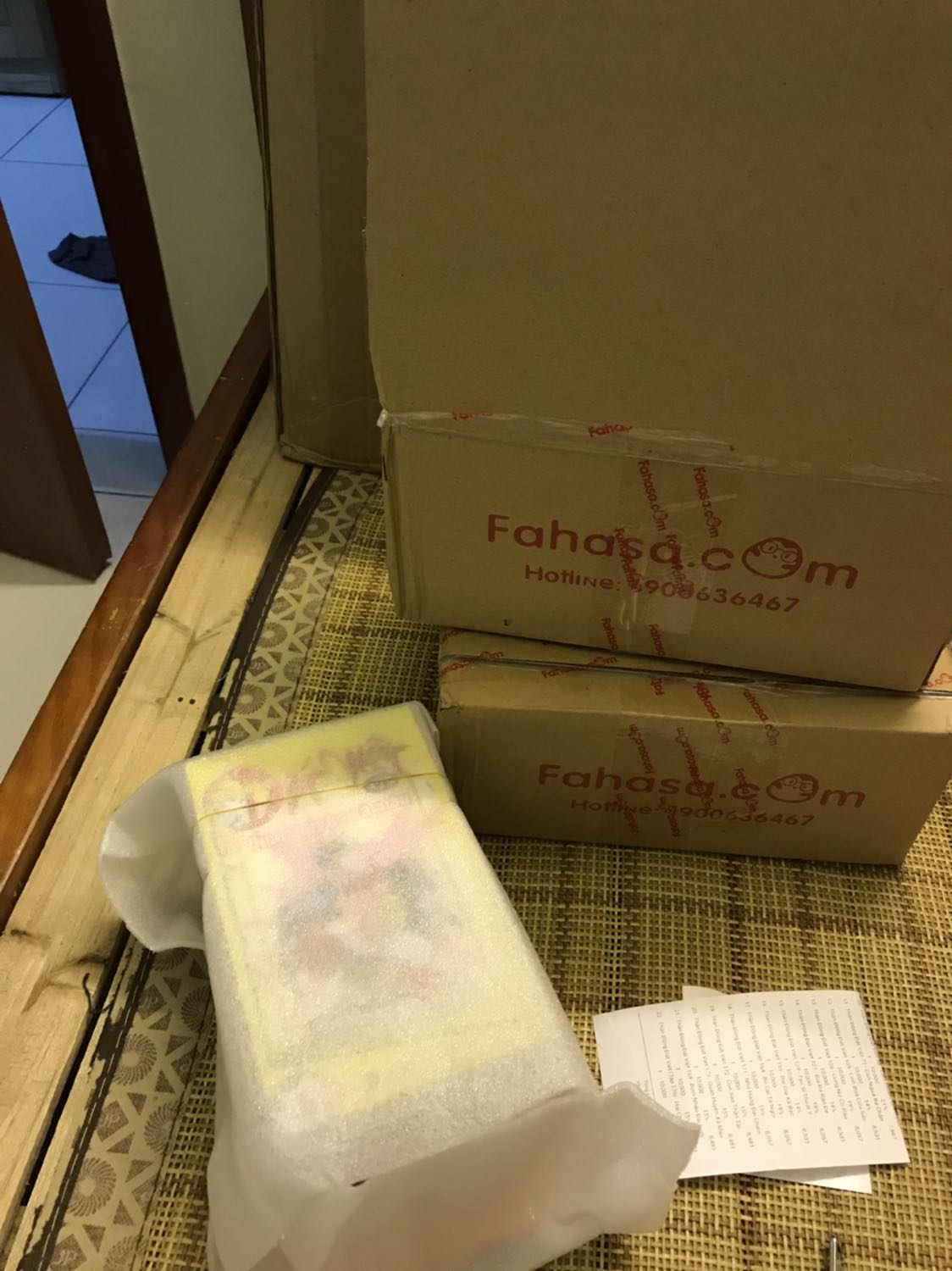 giao hàng nhanh, đóng gói cẩn thận, giao sách đầy đủ