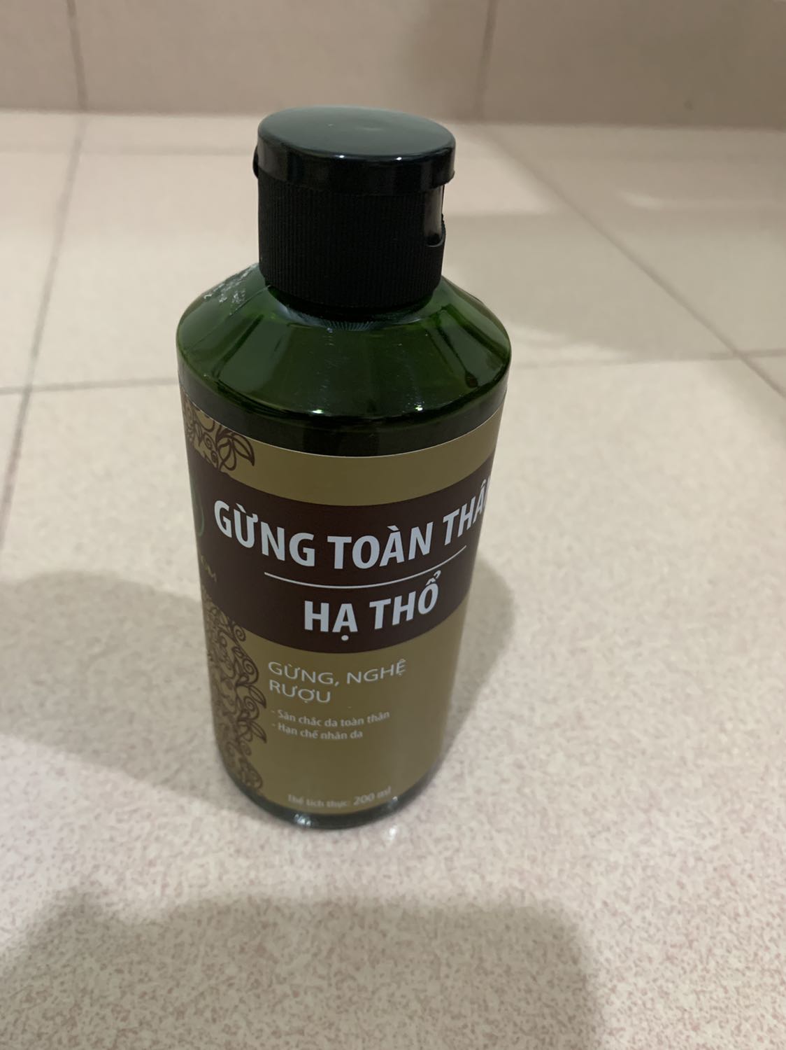 Sản phẩm giao ko đúng như đã đặt. Dầu gừng mà ko thấy nóng ko đem lại cảm giác theo như công dụng trên sản phẩm.