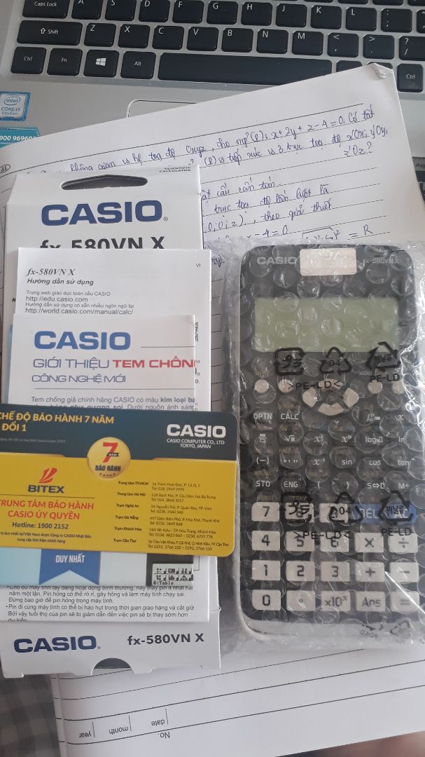 giao hàng nhanh, máy ko trầy xước có bảo hành đầy đủ máy lên oke luôn còn đc tặng kèm 2 cây bút