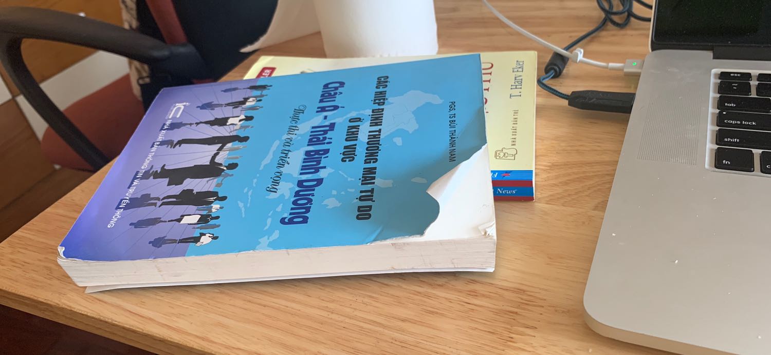 Sách nhận được cũ, bẩn & không có dán tem. Rất không hài lòng.