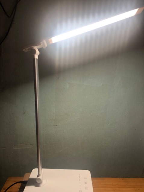 Hài lòng về sp, mẫu mã đẹp đèn sáng vs 2 ánh sáng màu chọn vs các tính năng thông minh tiện lợi khác, nên tk nhé