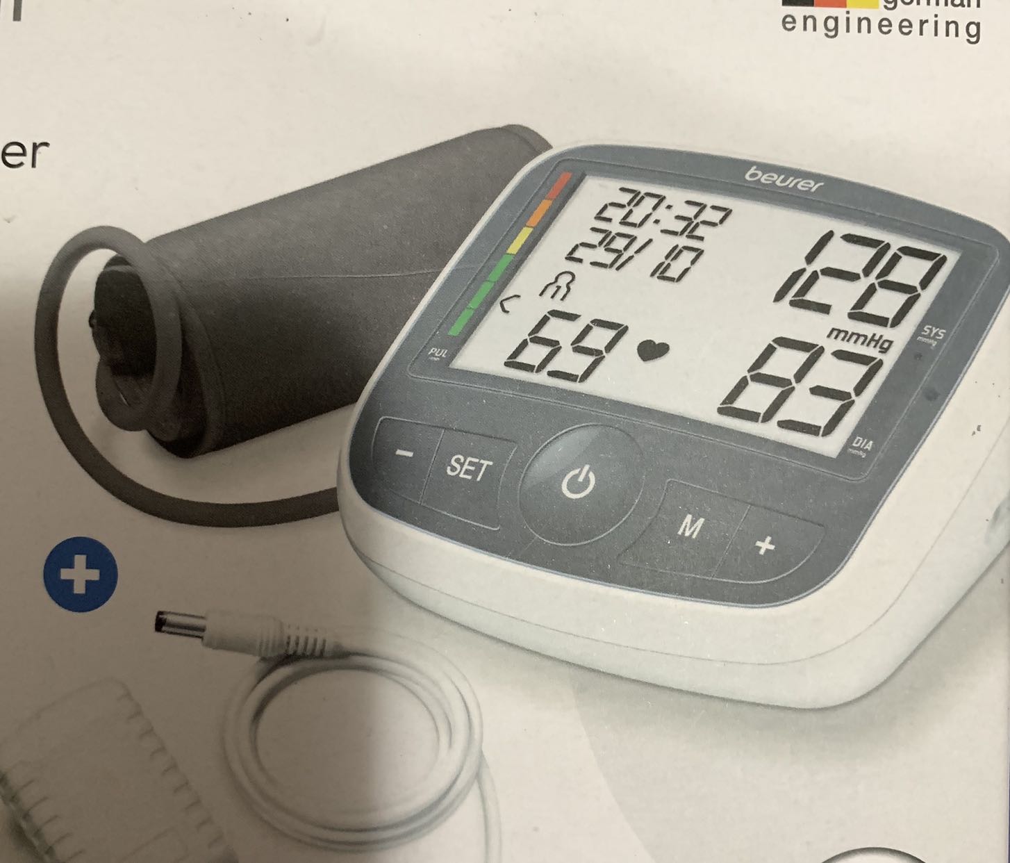 Giống hình đăng , nhỏ gọn, với ai có bắp tay to sẽ kg đo được nhé, băng vải ngắn