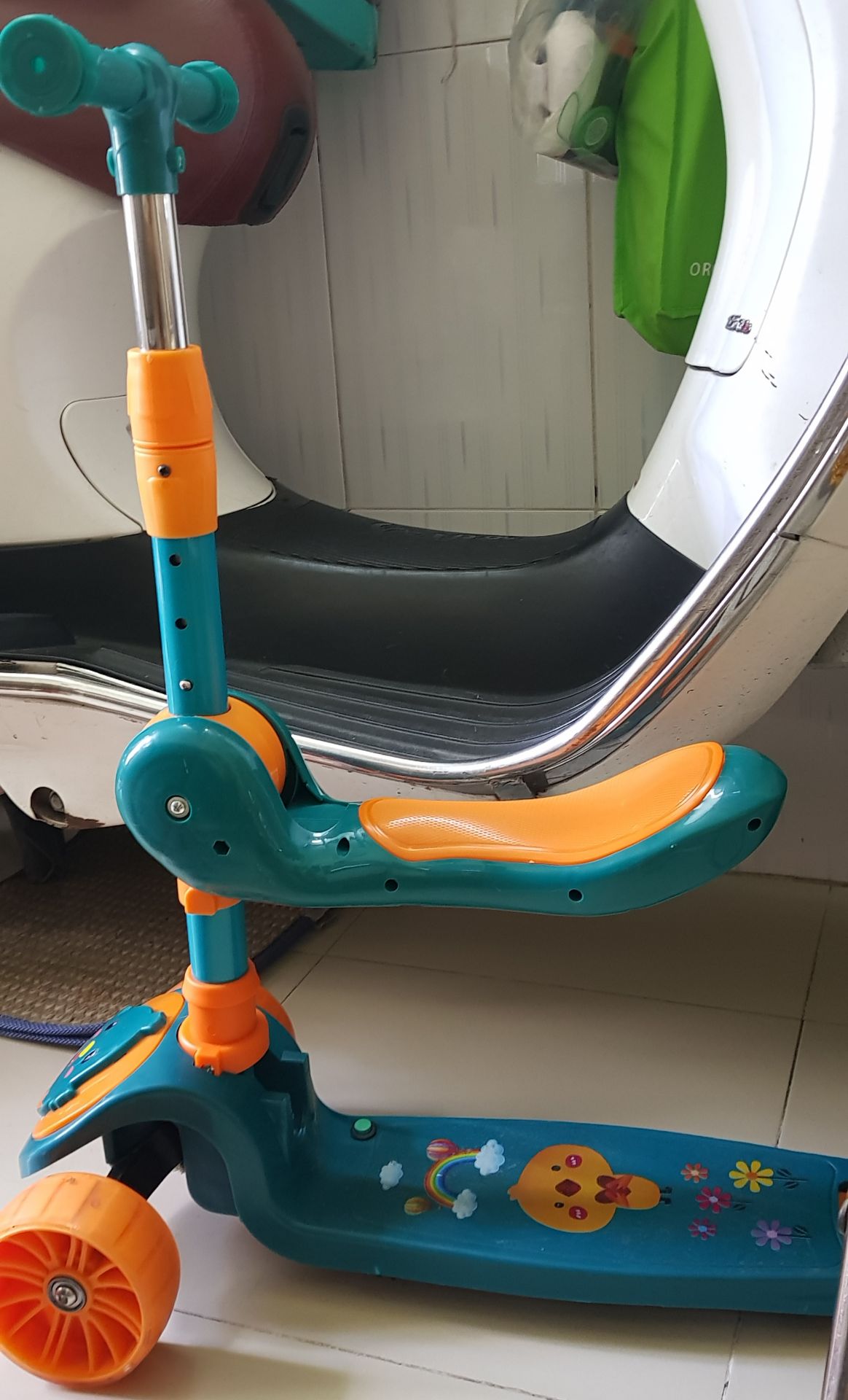 Xe gọn đẹp phù hợp giá tiền, chỉ là giao ko đúng màu mình đã đặt, nhựa có vài chỗ ko đẹp như bị hở và sần xước, giao nhanh kịp tặng sinh nhật bé, shipper nhiệt tình vui vẻ, thanks all