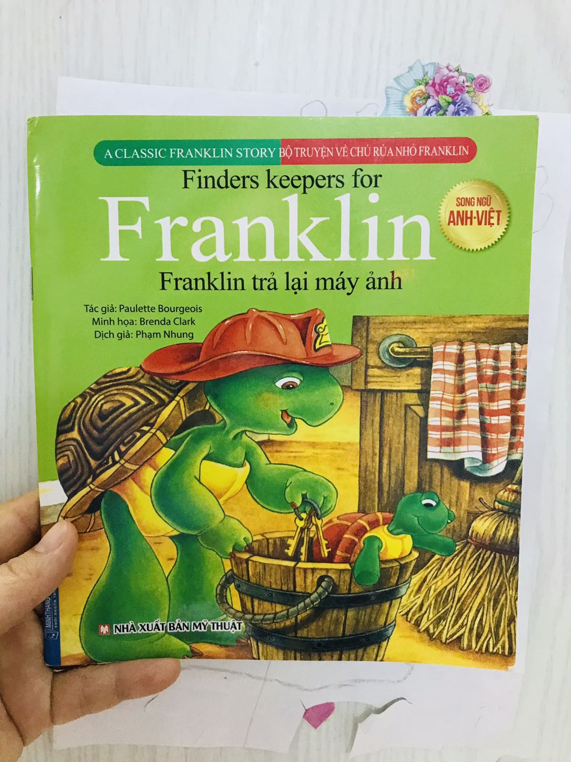 Bé nhà mình rất thích truyện về chú rùa Flanklin