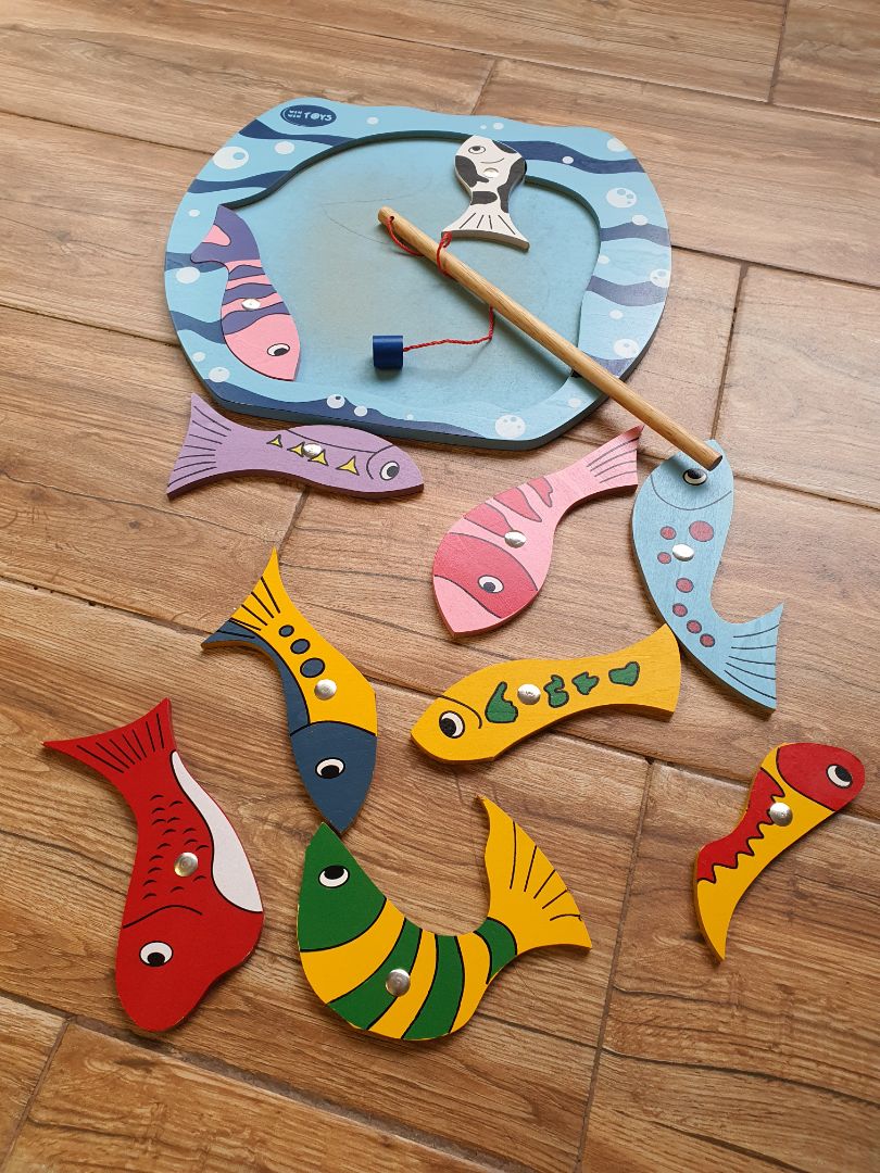 Đồ chơi ghép hình chất lượng ổn. chỉ trừ 1 sao cho nước sơn dễ bong tróc ở các góc cạnh.