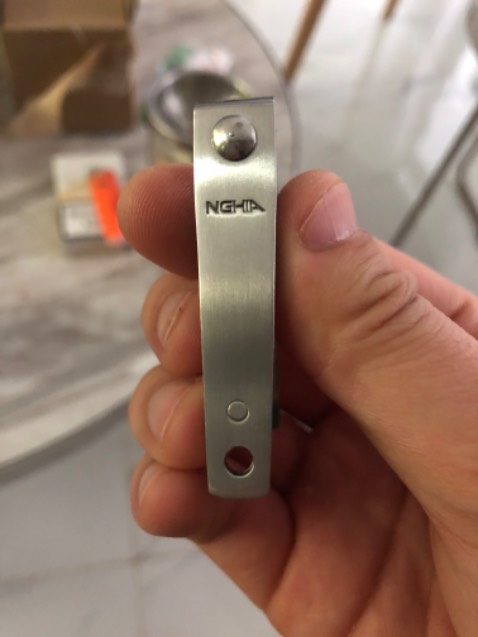 Kềm bấm móng lưỡi bằng dễ cắt tỉa, lò xo hơi cứng. Lưỡi cong như các loại nhập khẩu rất khó dùng, cắt rất khó chịu.
Hàng Việt chất lượng cao.