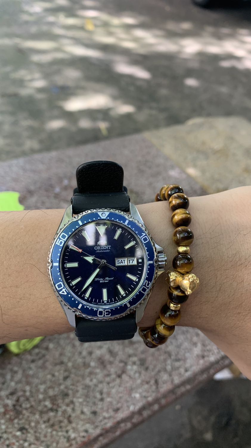 Hàng vừa mới mua, thấy đẹp, đeo với đồng hồ thấy cũng ổn.