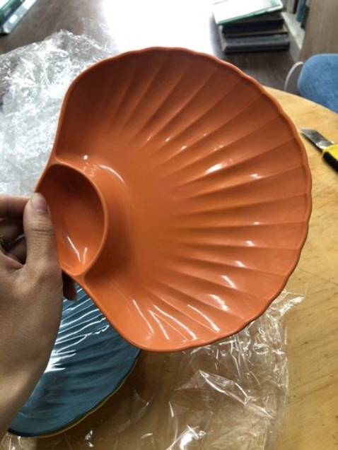 Đĩa nhựa dày dặn, chắc, rất đẹp luôn. Shop giao hàng nhanh, phục vụ tốt . 5 sao