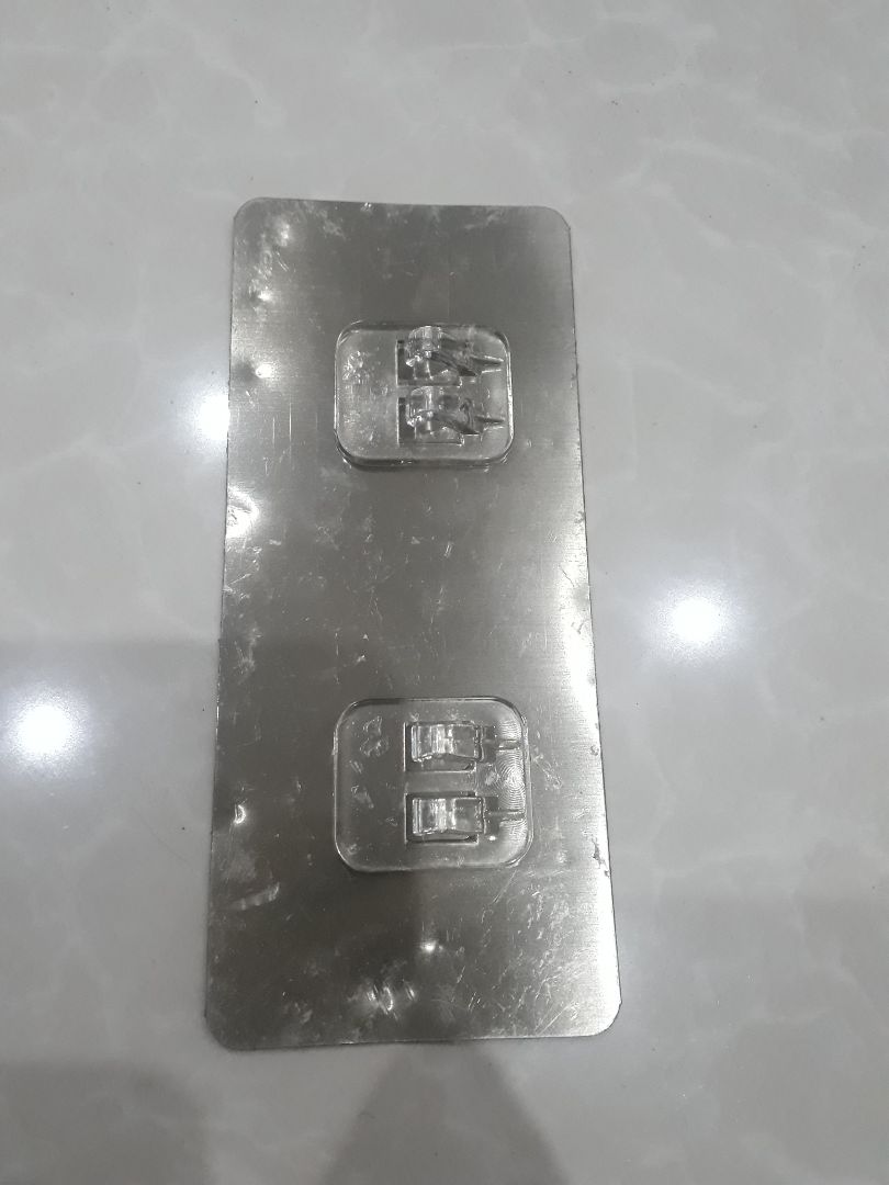 Đây là lần thứ (n + 2), TiKi k tôn trọng khách hàng. Thật sự mình rất muốn chửi thề vì cực kì k hài lòng + sự lặp đi lặp lại cái cách làm việc thiếu chuyên nghiệp. Gói hàng lúc nào cũng gớm, chọn hàng đưa cho khách thì k lau chùi, không kiểm tra chất lượng. Làm ăn như *** đảo. Khách đặt hàng cũng tiền chứ phải cỏ rác đâu, đưa hàng cho khách bị lỗi bị hư thì khách dùng kiểu gì? Miếng dán thì như *** gặm, cái giá thì bị móp, gãy hoặc là do gia côg thiếu thép chắp vô. Hôm trước giao hàng lỗi gọi điện làm phiền khách hàng yêu cầu đổi trả, trong khi khách hàng rất bận nên k có tạo yêu cầu đổi trả thì liên tục bị shipper gọi để trả đơn hàng. Chỉ cần làm việc có tâm 1 chút, đặt cảm giác của Khách lên 1 chút thì k có những trường hợp lỗi xảy ra. Đôi khi chỉ cần lau chùi rồi gửi đi cũng là khó khăn hơn việc đổi trả hay sao? Hãy làm việc có tâm vì đồng tiền mình nhận được từ khách đều làm theo kiểu *** vì khách nhiều, hàng tui rẻ nên k cần làm cẩn thận. Cảm ơn Đây là lần thứ (n + 2), TiKi k tôn trọng khách hàng. Thật sự mình rất muốn chửi thề vì cực kì k hài lòng + sự lặp đi lặp lại cái cách làm việc thiếu chuyên nghiệp. Gói hàng lúc nào cũng gớm, chọn hàng đưa cho khách thì k lau chùi, không kiểm tra chất lượng. Làm ăn như *** đảo. Khách đặt hàng cũng tiền chứ phải cỏ rác đâu, đưa hàng cho khách bị lỗi bị hư thì khách dùng kiểu gì? Miếng dán thì như *** gặm, cái giá thì bị móp, gãy hoặc là do gia côg thiếu thép chắp vô. Hôm trước giao hàng lỗi gọi điện làm phiền khách hàng yêu cầu đổi trả, trong khi khách hàng rất bận nên k có tạo yêu cầu đổi trả thì liên tục bị shipper gọi để trả đơn hàng. Chỉ cần làm việc có tâm 1 chút, đặt cảm giác của Khách lên 1 chút thì k có những trường hợp lỗi xảy ra. Đôi khi chỉ cần lau chùi rồi gửi đi cũng là khó khăn hơn việc đổi trả hay sao? Hãy làm việc có tâm vì đồng tiền mình nhận được từ khách đều làm theo kiểu *** vì khách nhiều, hàng tui rẻ nên k cần làm cẩn thận. Cảm ơn