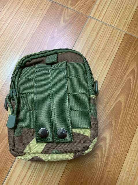 Đã nhận được hàng rồi đây. giao siêu nhanh luôn. chất lượng tuyệt vời nhé. túi này hơi nhỏ nên chỉ tiện cho những hoạt động thường ngày cho ví và điện thoại cùng 1 số đồ nho nhỏ thôi nhé. chất lượng kaki dày dặn tốt. 10 sao nhé