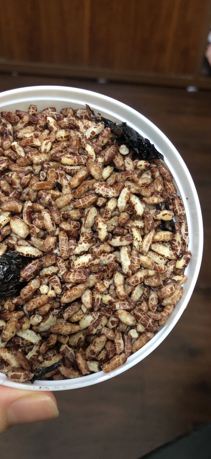 Hàng giao nhanh hôm trước đặt hôm sau đã có rồi
Gạo giòn thơm, Rong biển miếng to quá mình ko thích lắm