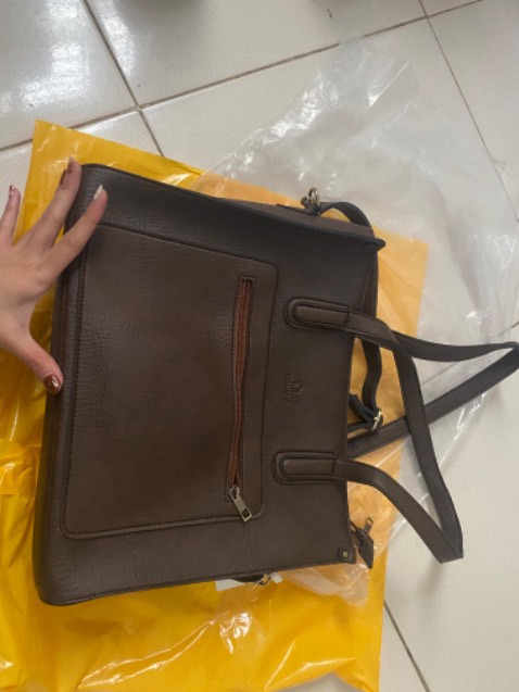 Túi chắc chắn, khá rộng, đựng vừa laptop HP 14 inch