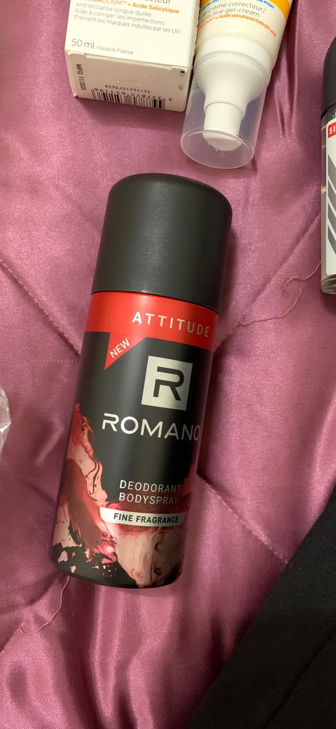 Giao hàng nhanh , đóng gói kĩ , chất lượng . Mùi hương nhẹ không gây nồng quá . Sản phẩm ổn