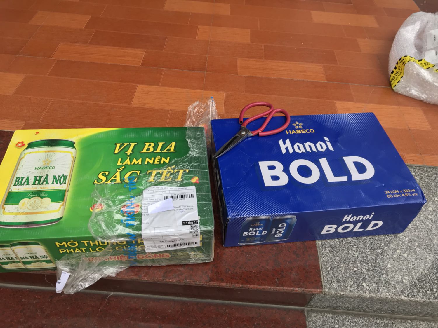 Giao hàng nhanh đúng ngày , đóng gói cẩn thận , bên tiki giao hàng rất yên tâm và lịch sự. Sẽ ủng hộ thêm