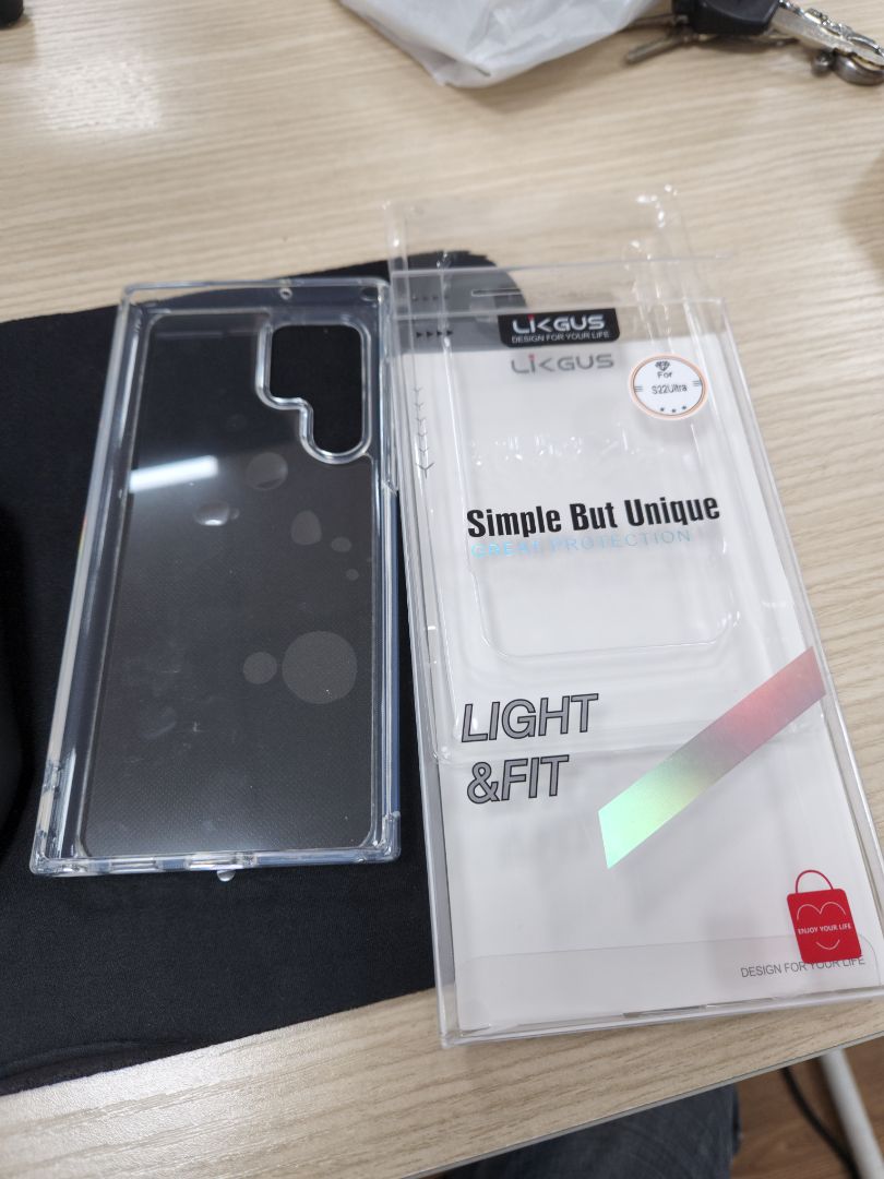 shop giao nhầm ốp S22 Ultra mất r, mình mua ốp S22 Plus mà