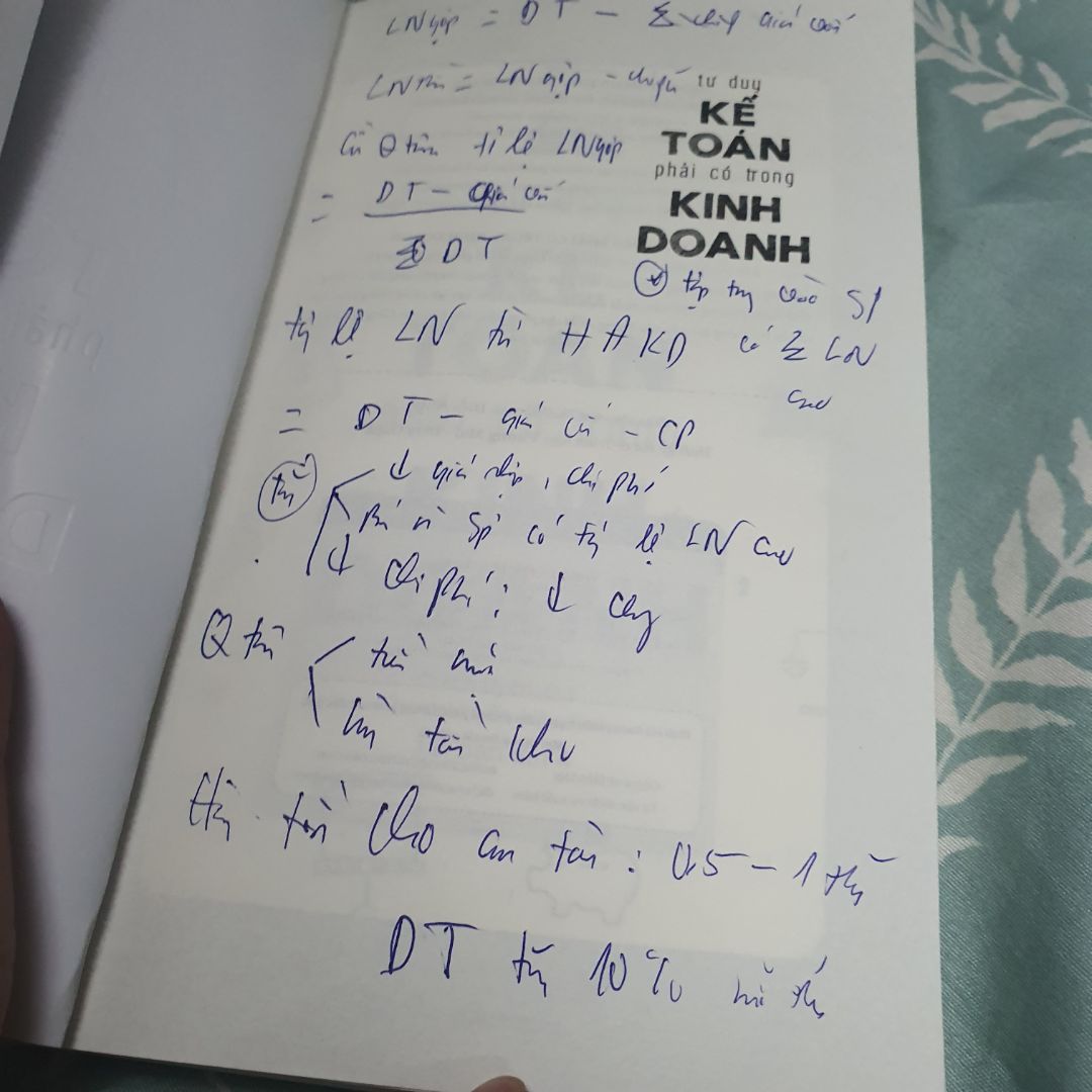 cuốn sách quá hay trong kinh doanh 
các bạn mới kinh doanh cần đọc để k phải sớm phá sản nha
có 1 câu rất hay. 
càng phát triển nhanh càng cần nhiều vốn
k quản lý tốt thì càng nhanh phá sản