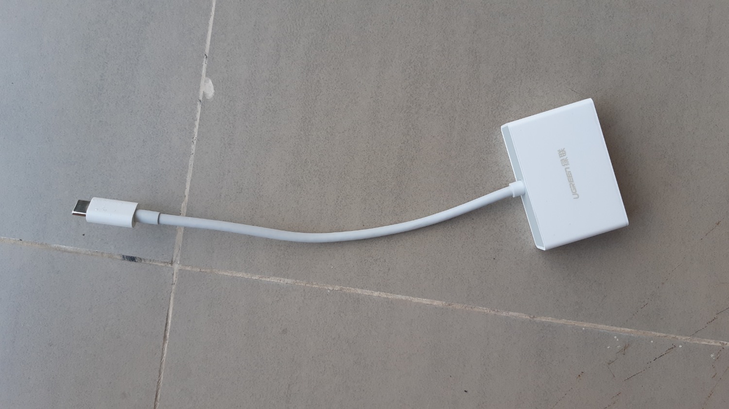 Sản phẩm chạy bình thường cả 2 cổng Vga và HDMI nhưng chạy 1080 thì ổn. Nhưng chạy 4k thì hơi lác một tí. nói chung mua để dùng với màn full HD thì ok. Tuy bị xước bên ngoài đầu type c nhưng chấp nhận được. Lần sau tiki gửi hàng nhớ check sản phẩm cho kỹ cả về chức năng sử dụng lẫn hình thức bên ngoài nhé! Tớ thì thích cả hai phải ok chứ xước tí vẫn lăn tăn. Nhưng dùng luôn ko đổi nữa vì mất thời gian.