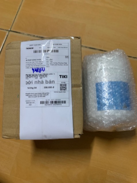 Hàng giao nhanh, a shiper vui vẻ nhiệt tình. Đóng gói hàng cẩn thận, kt ma vạch thì đúng hàng của Úc nhưng mở hộp ra thì lớp niêm phong bên trong cũng bung ra theo nắp hộp, ko biết có phải hàng thật ko nữa.