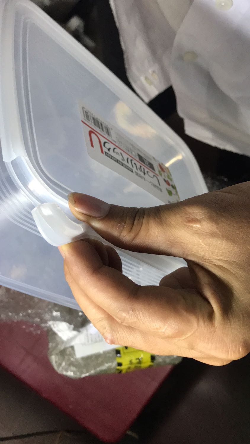 Cả ba hộp giao đều bị vỡ, móp méo. Đề nghị tiki và nhà bán đổi hàng.