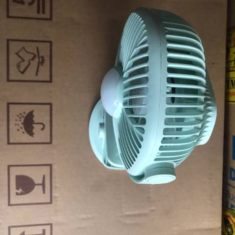 Trời ơi ta nói nó đẹp gì đâu. Mở hộp ra là hết hồn do là nó bự hơn mình nghĩ nhiều và quạt chạy rất êm. Nói chung là 10 điểm nên mua nha mng