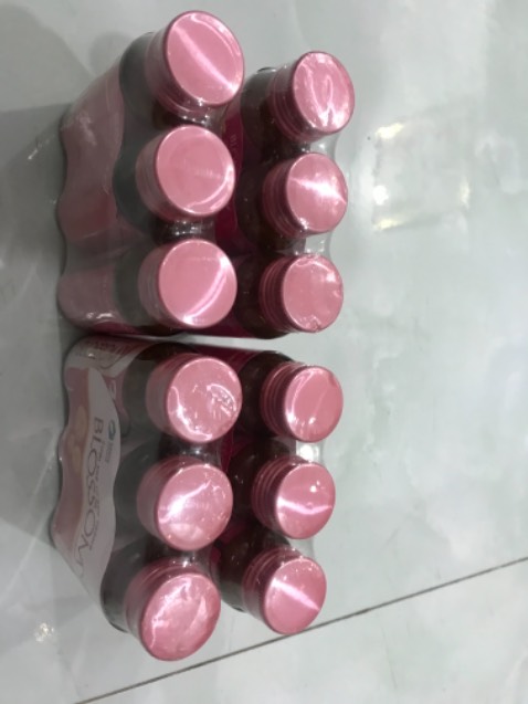 Mới đặt hàng hôm qua nay có rồi shop giao hàng nhanh, e ship nhiệt tình de thương.?Mua sử dụng lần  đầu uống có kq sẽ mua ủng hộ shop tiếp . Nhưng mình Ko hài lòng mình đặt hàng đang có ctrinh tặng quà kèm mà shop lại tách quà tặng đơn hàng riêng lại bị tốn phí ship vậy. Nay mình nhận hàng rồi mà quà tặng kèm thì chưa nhận được????? Nhưng có cho shop 5 sao, hy vọng đơn quà tặng ko tính ship nhe shop