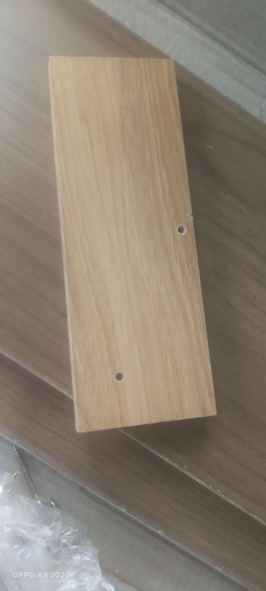 mình mua 2 chiếc, 1 chiếc ok còn 1 thì bị lỗi khoan lung tung, chỗ cần thì k khoan chỗ k cần thì khoan hẳn 2 lỗ, vì nó nằm dưới cùng nên mình để dùng tạm, mong lần sau shop kiểm tra hàng kỹ trc khi giao