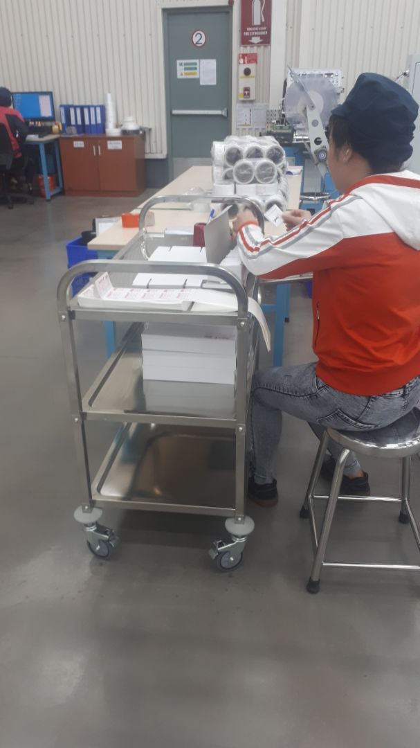 Sản phẩm chất lượng, mẫu mã đẹp. Tôi cần mâm inox dày hơn để để vật nặng hơn. Tôi vẫn chưa nhận hóa đơn để thanh toán lại công ty Sản phẩm chất lượng, mẫu mã đẹp. Tôi cần mâm inox dày hơn để để vật nặng hơn. Tôi vẫn chưa nhận hóa đơn để thanh toán lại công ty