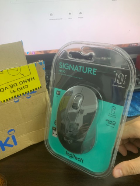 Dùng sướng tay, nhẹ nhàng êm ái vừa tay. Đáng đồng tiền bát gạo
Đóng gói cẩn thận
Giao nhanh chóng
Dùng sướng hơn M590
Kể có chức năng chuyển kết nối giữa 2 máy khác nhau như M590 thì tuyệt vời