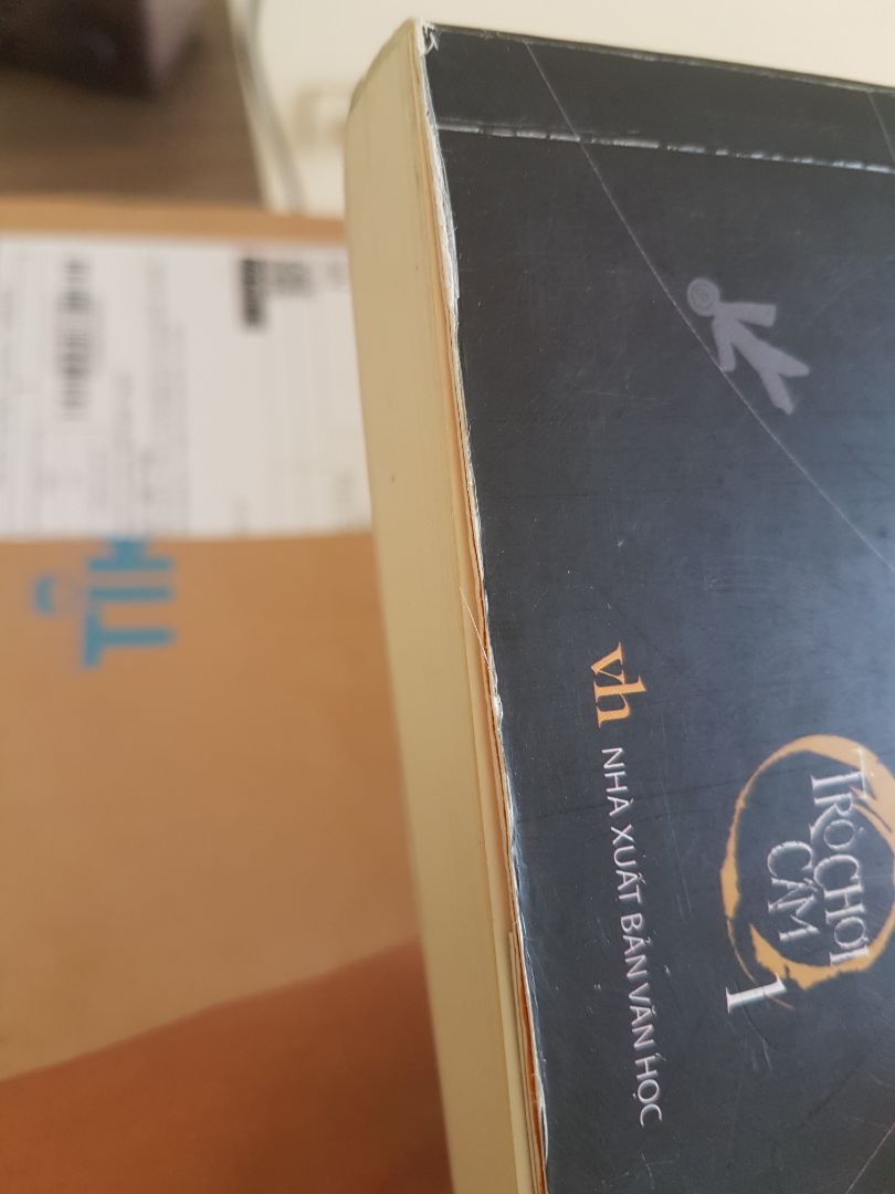 tôi rất ko hài lòng về chất lượng sản phẩm. yêu cầu shop thu hồi và đổi lại sách cho t. t đặt sách mới về lật ra trang đầu đã bung bét hết cả. ???