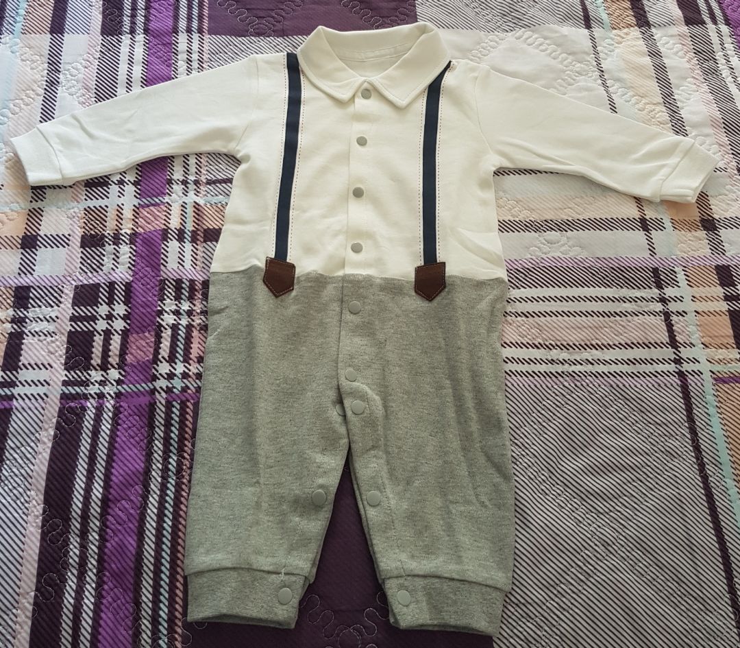 Mình mua đồ trên tiki rất nhiều,  có mấy lần mua  đồ cho con gây thất vọng  thì đây là sản phẩm mình hài lòng  nhất, chất thun dày dặn vừa phải,có vẻ mát, sp y hình (có nơ y hình quảng cáo)  các mẹ yên tâm mua cho con nhé!