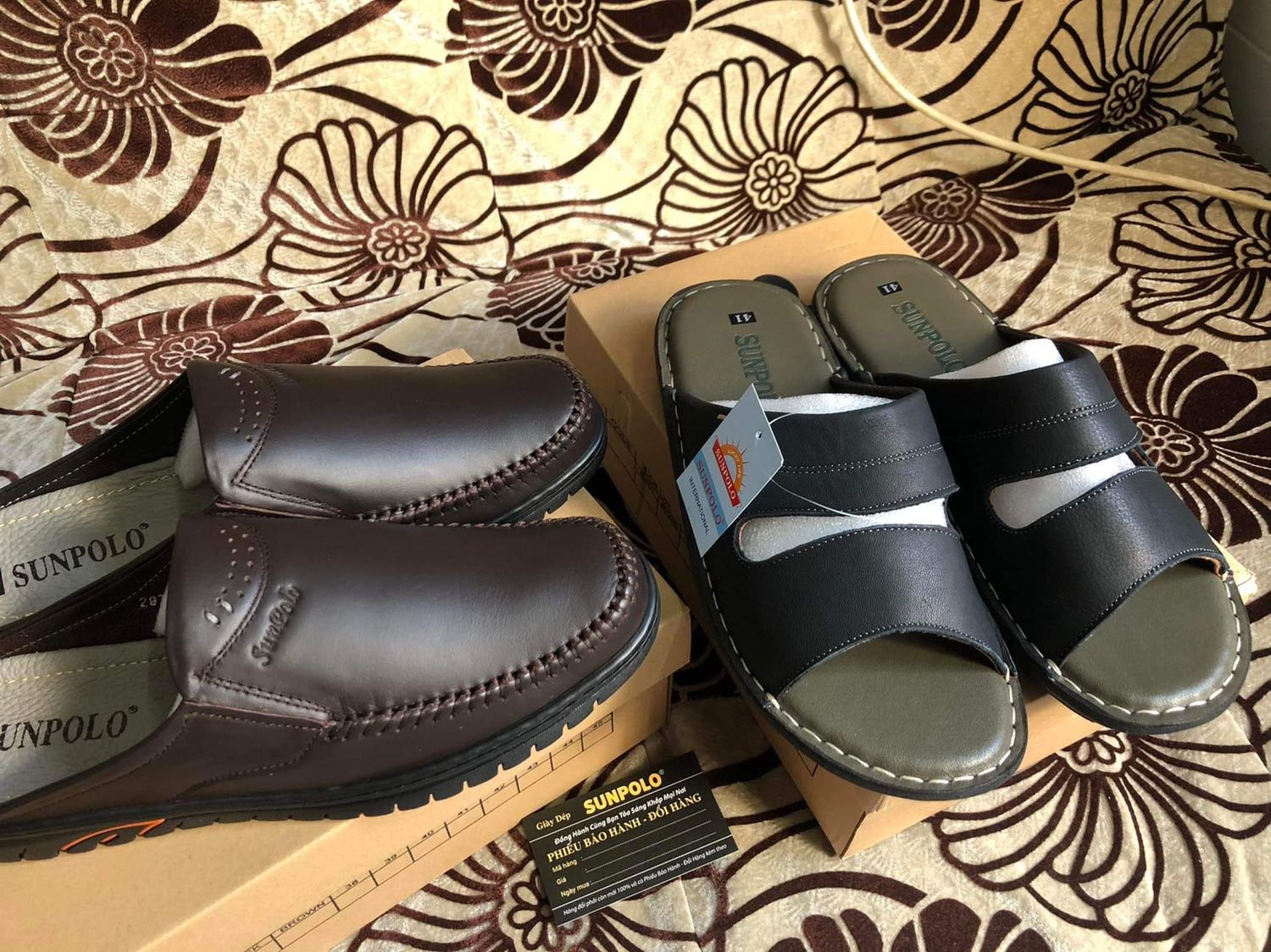 Lần đầu mua dép tặng ba rất ưng, da êm sịn, đóng gói cẩn thật có cả thẻ bảo hành. Ủng hộ shop 👍