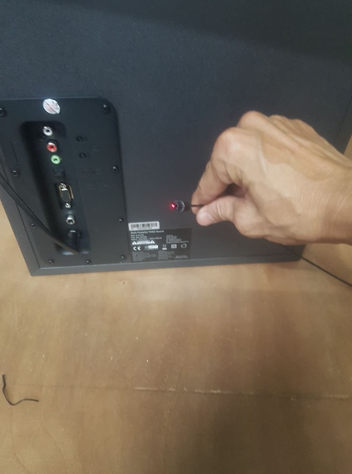 Logitech Z625 lúc đầu kết nối qua cổng Optical ko nghe tưởng loa bị lổi chỉnh 1 lát nghe uk chơi game xem phim nghe nhạc âm Bass treble nghe chất chuẩn max phê