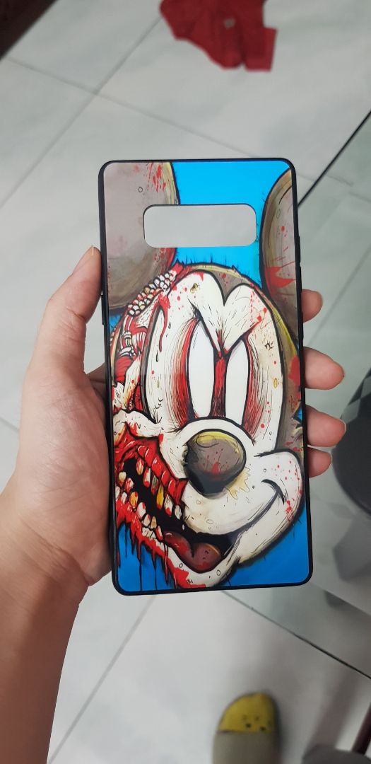 biết nói gì đây!!! quá thích luôn.
giao hàng cũng khá nhanh nè. ốp lưng gọn đẹp; mặt kính bóng loáng luôn, chỗ phím thì giờ bấm nhẹ lắm, hơn cái cũ. nói chung là rất đáng mua hàng ở shop mình...😁😁😁