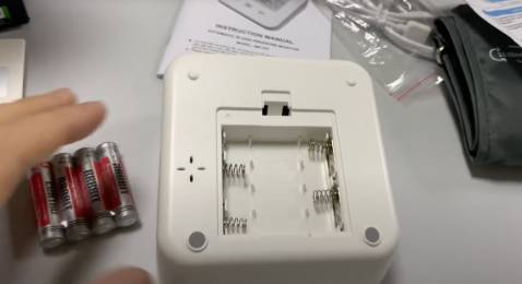 Sản phẩm dùng rất tốt, có tặng kèm pin. Phù hợp cho người già cần theo dõi huyết áp hằng ngày. Cám ơn Tiki giao hàng rất nhanh