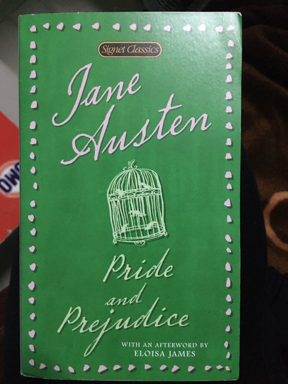 Sách đẹp giá rẻ... Giao hàng nhanh, mới đặt hôm qua mà nay đã có hàng. Đặc biệt anh giao hàng cực kỳ dễ thương. Mình bị viết lộn địa chỉ từ 147 thành 174 mà anh vẫn rất vui vẻ. Không hề tỏ ra chút khó chịu nào. Cảm ơn tiki, cảm ơn anh giao hàng nhiều.