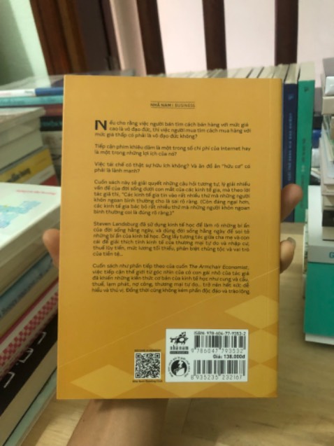 Nội dung cuốn sách nói chung ổn nhưng hơi khó đọc, sách cho mình thêm nhiều kiến thức về các khía cạnh trong cuộc sống cũng như kinh tế, bằng một góc nhìn rất hay. Sách mình mua về hơi cũ một chút nhưng mà Tiki sale sâu quá, lúc mình mua nếu tính cả áp mã giảm giá nữa thì tính ra sale hơn 50% lận, nên vẫn là hời so với thứ mình nhận được (Tuy là mình đọc chỉ hấp thụ hay tiếp thu được tầm 30% thôi ^^)