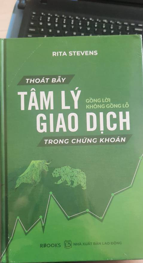 Font hơi lớn, nhìn mục lục hấp dẫn. Sẽ bổbsung sau khi đọc hết nội dung