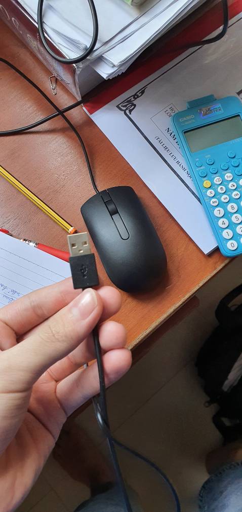 Chuột chất nhất trong tâm giá, bấm chỉ ồn nhẹ, có độ nhám nhất định, hợp với người làm việc văn phòng. Giao nhanh nữa ạ, còn nguyên seal luôn, nói chung là 10/10