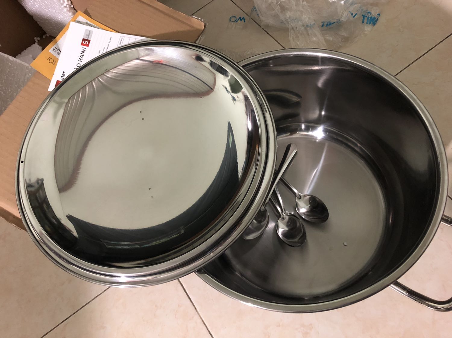 Nồi rất dày, rất chắc chắn. Đóng gói cẩn thận. Giao hàng nhanh.