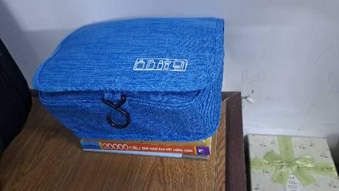 CHẤT LIỆU RẤT CHẮC CHẮN, ĐƯỜNG MAY ĐẸP. ĐÃ NHẬN VÀ RẤT Ư N G Ý.