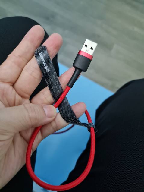 Sạc nhanh, chưa thử truyền dữ liệu nên mình chưa rõ. Dây đẹp, chắc chắn, hoàn thiện tốt, đáng mua nha