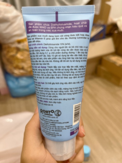 Kem bôi thấm nhanh, mùi thơm nhẹ, chống muỗi tốt, đặc biệt là gia đình có bé nhỏ thì càng nên mua nha các mom