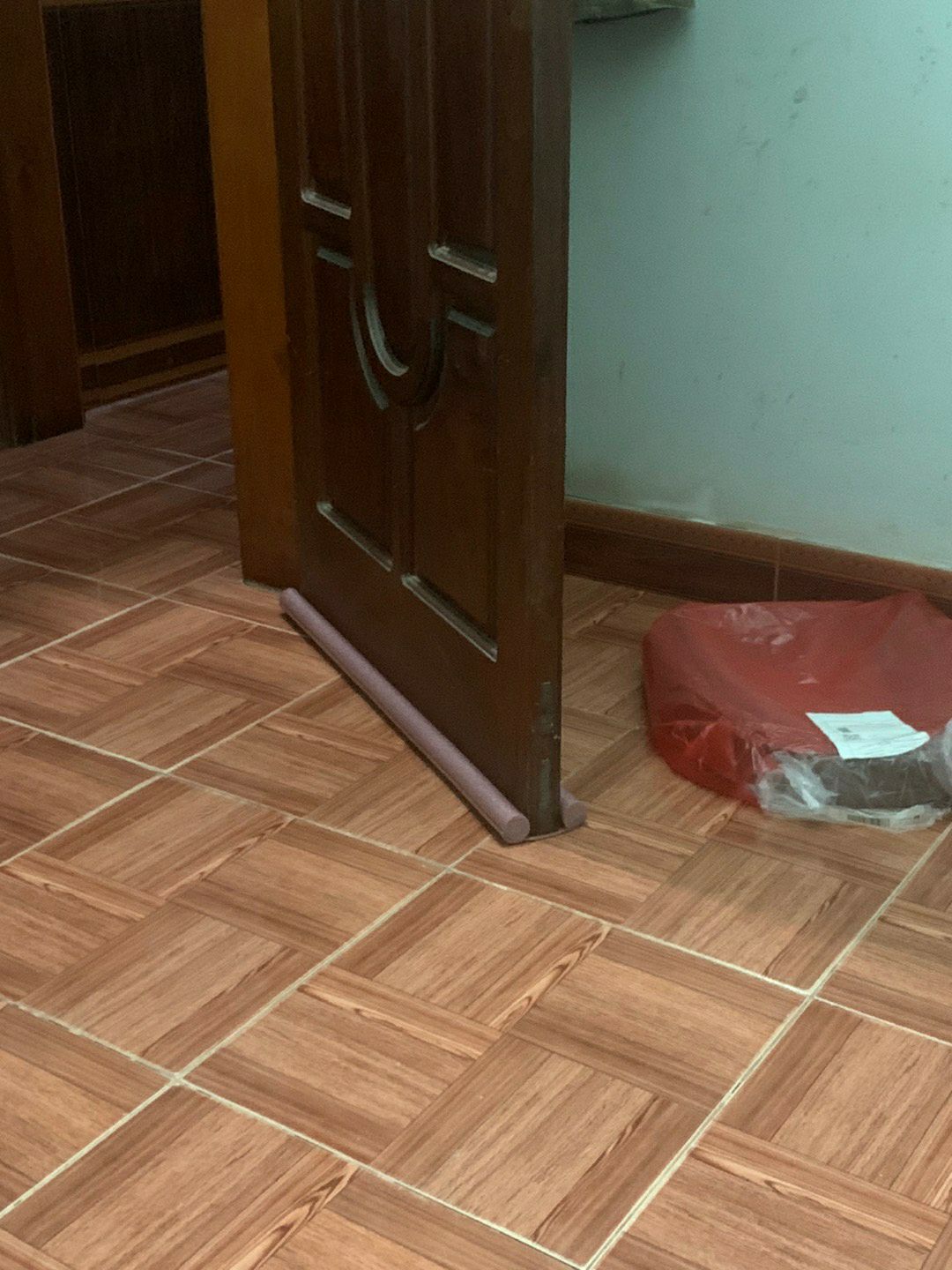 Hàng chất lượng nha mn. nên mua ủng hộ shop vig shop tư vấn rất nhiệt tình luôn. rất kín cửa luôn. khổ sợ con gì bò vào phòng