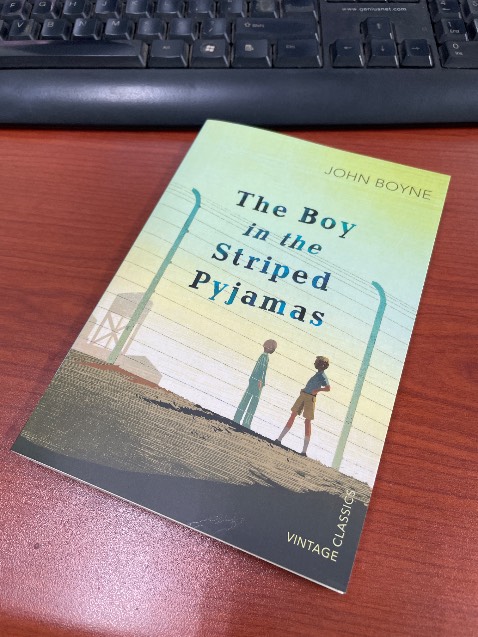 Shop đóng gói cẩn thận. Sách in đẹp. Nội dung thì mình chưa đọc hết nên chưa đánh giá đc. Hi