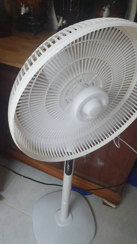 Thiếu ốc giữ lồng và thân quạt