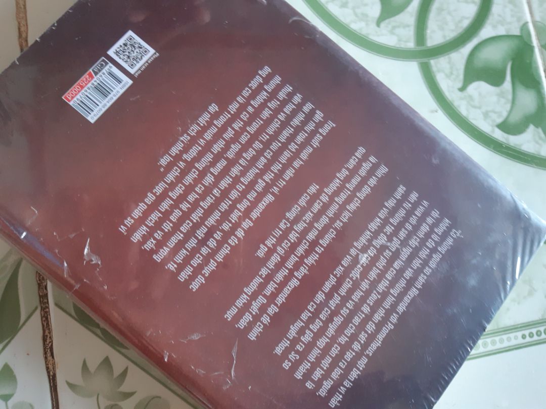 sách đẹp, còn rất mới và được bọc nilong bên ngoài cẩn thận. giao hàng nhanh chóng