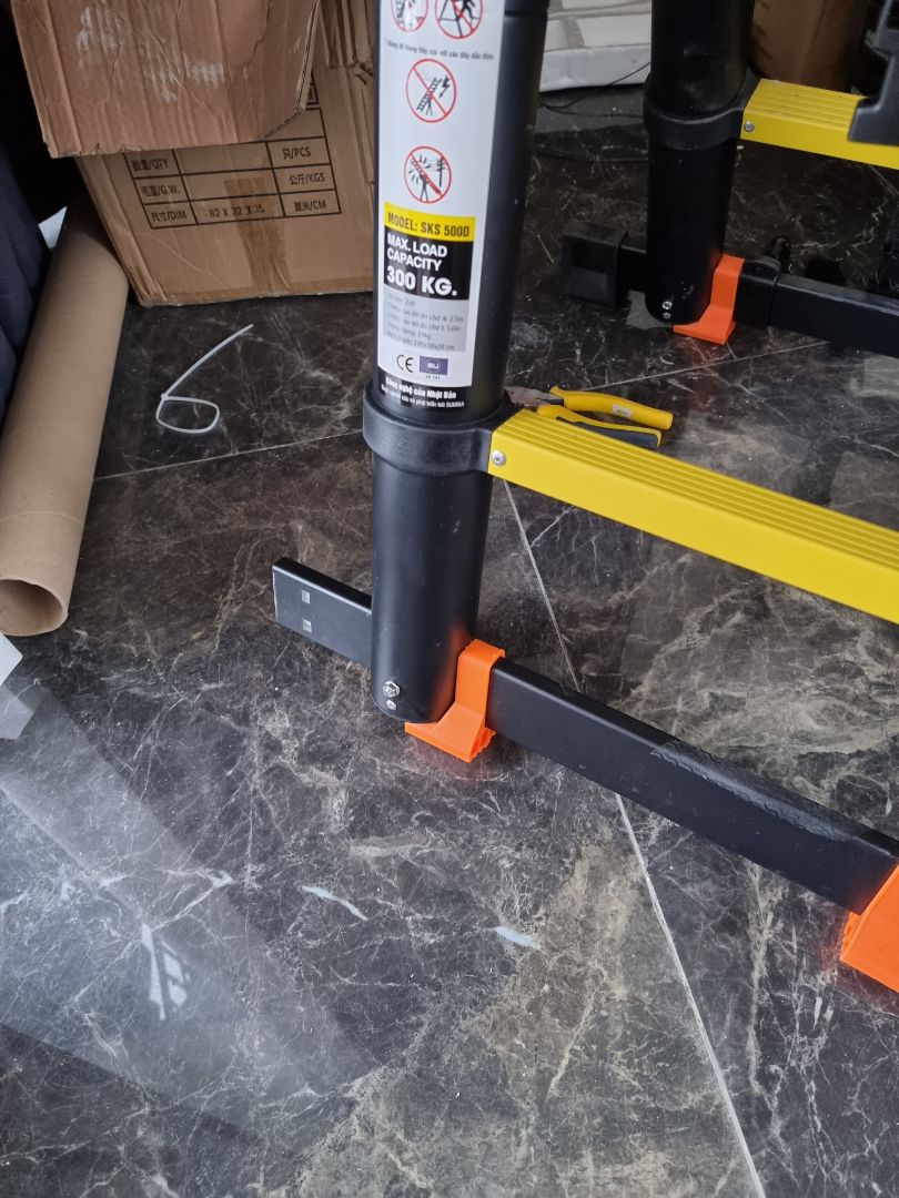 Chào shop, mình mua thang về cũg đc 1 thời gian nhưng giờ mới mở ra lắp ráp sử dụng mà shop giao hàng cho mình bị thiếu 1 chân cao su đen, trong kiện hàng chỉ có 3 cái. Shop có thể gửi bù cho mình 1 chân cao su đen đc ko?